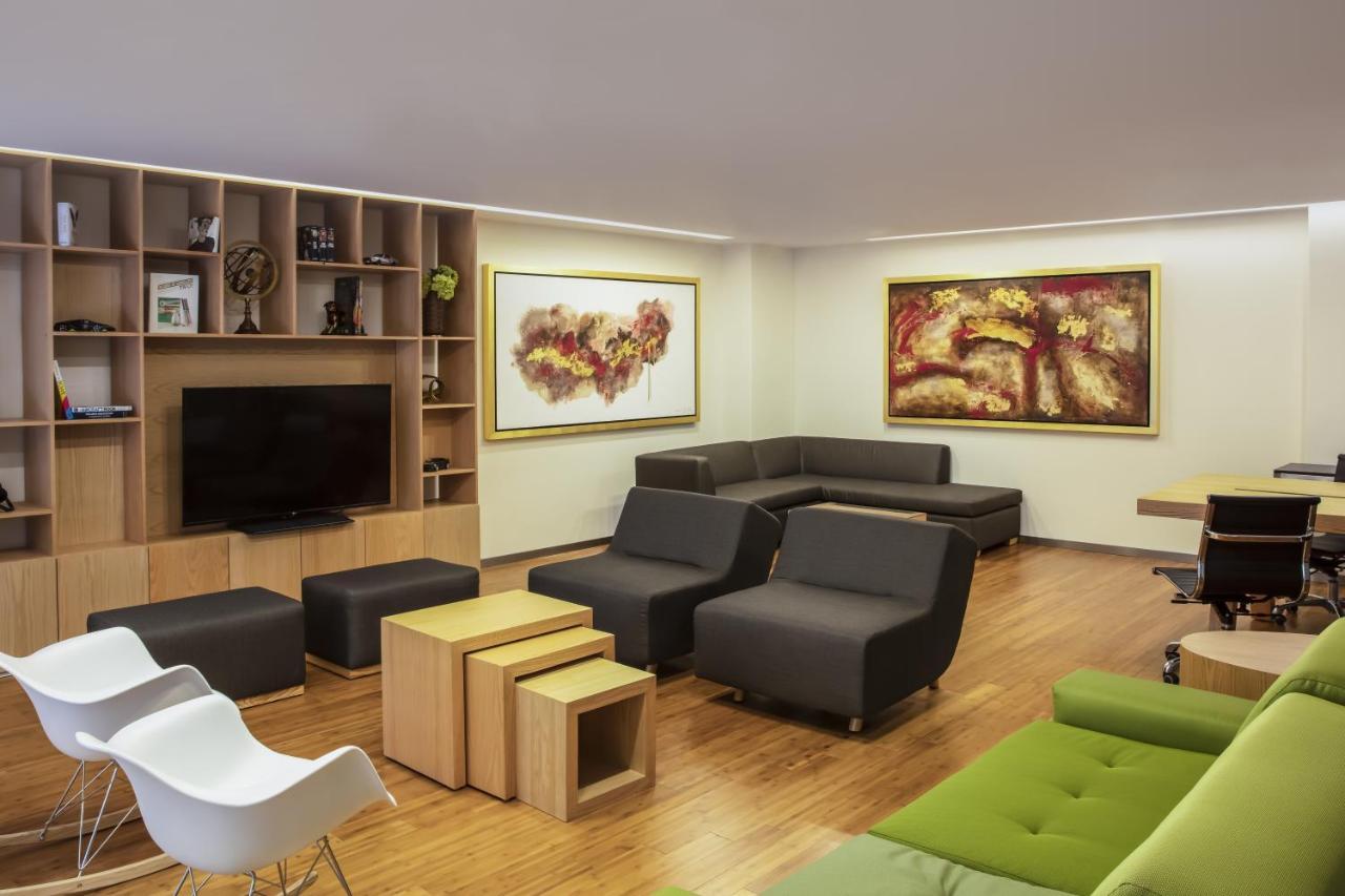 Fiesta Inn Celaya Galerias エクステリア 写真